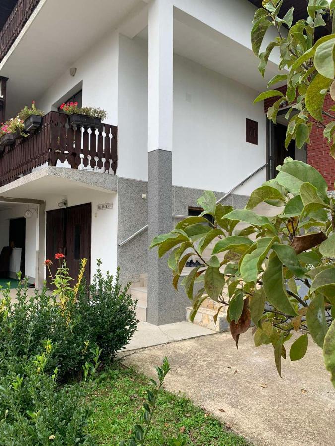 Guest House Husejn Dubrave Gornje Екстер'єр фото